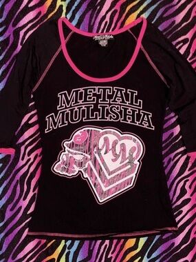 Y2k grunge goth rare 2000s Metal Mulisha Edgy Black & Pink Graphic Short Sleeve